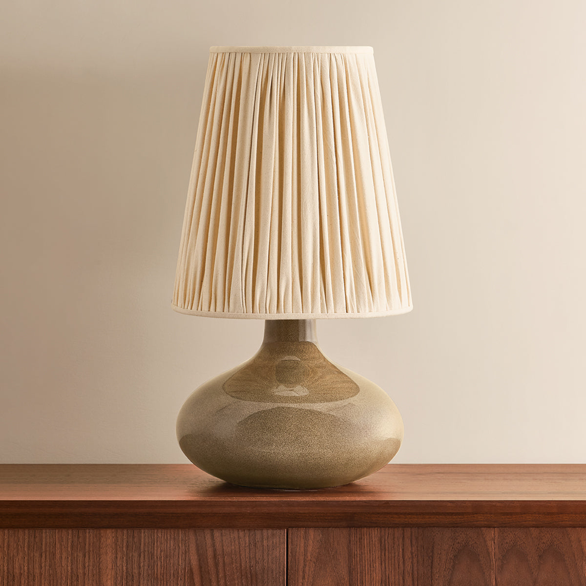 Mitzi by Hudson Valley Lighting Clementine Table Lamp in Aged Brass / Ceramic Mocha Luce, detail view 3