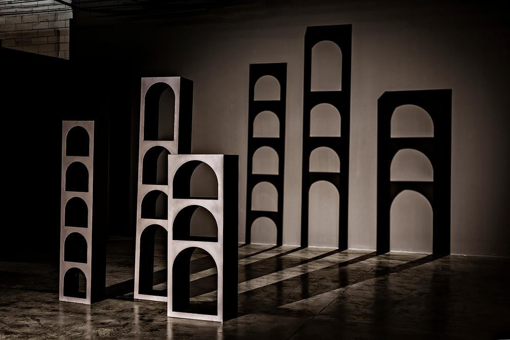 Noir Aqueduct Bookcase, Black Metal, 72"H (GBCS240MTB-C YUU6013LRU)