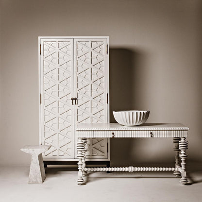 Noir Maharadscha Hutch, Small Solid White