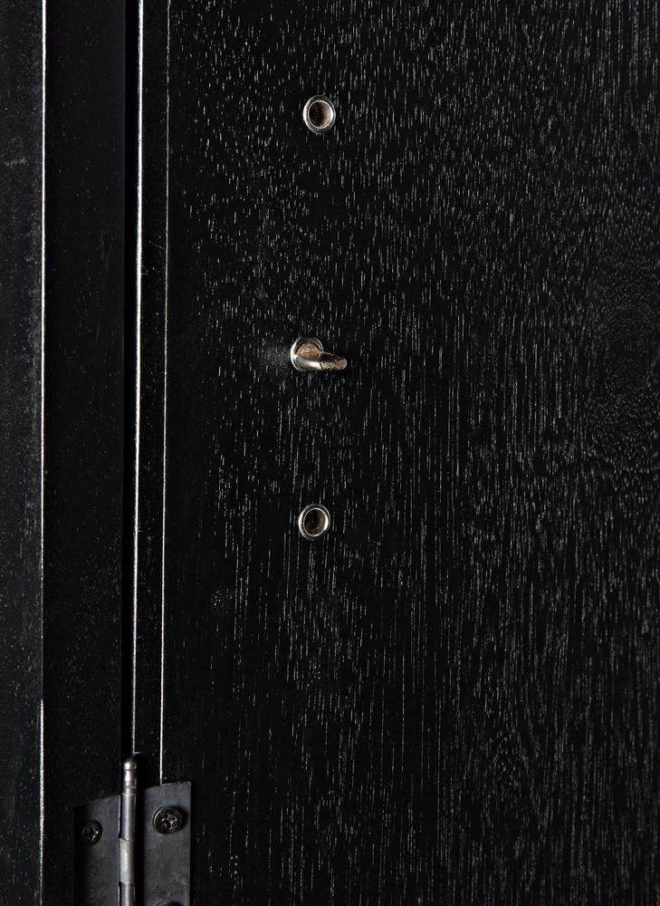Noir Noho Hutch