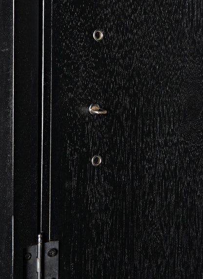 Noir Noho Hutch