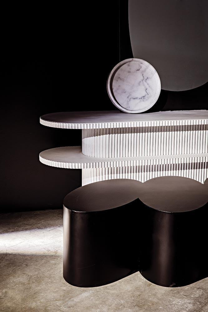Noir Parker Console