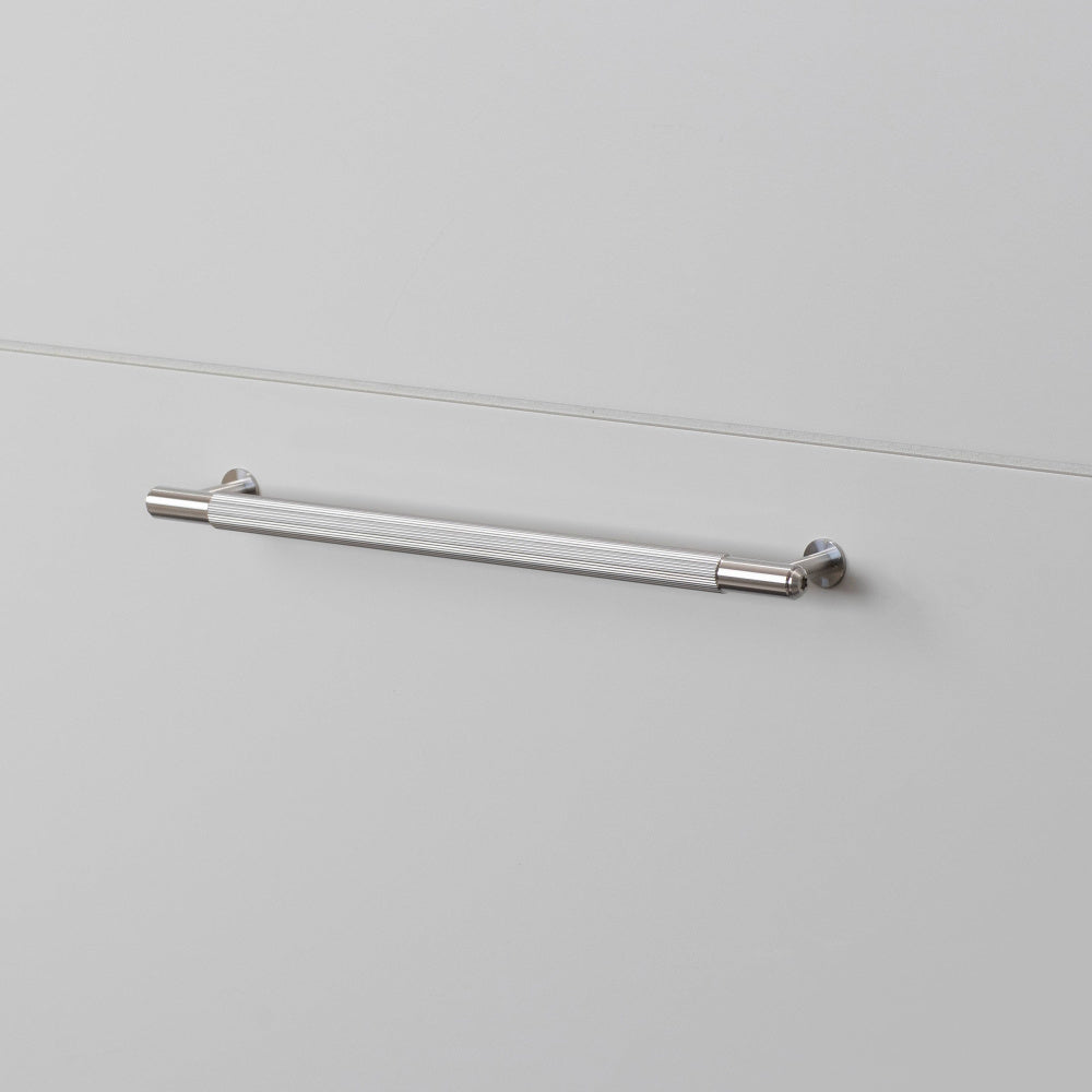Pull Bar - Linear, Medium, Steel