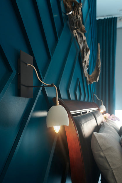 Hinkley Nula Wall Sconce Shell White, Black, Gold Leaf
