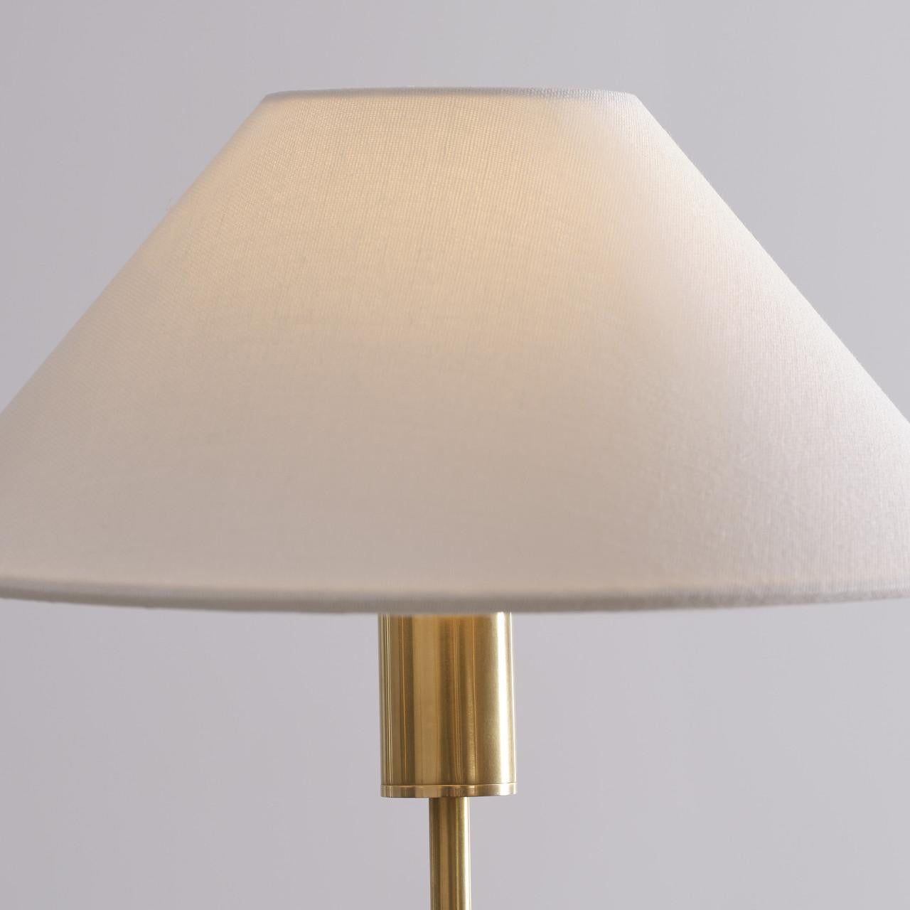 Visual Comfort & Co. Signature Collection Griffin Grande Tail Chandelier