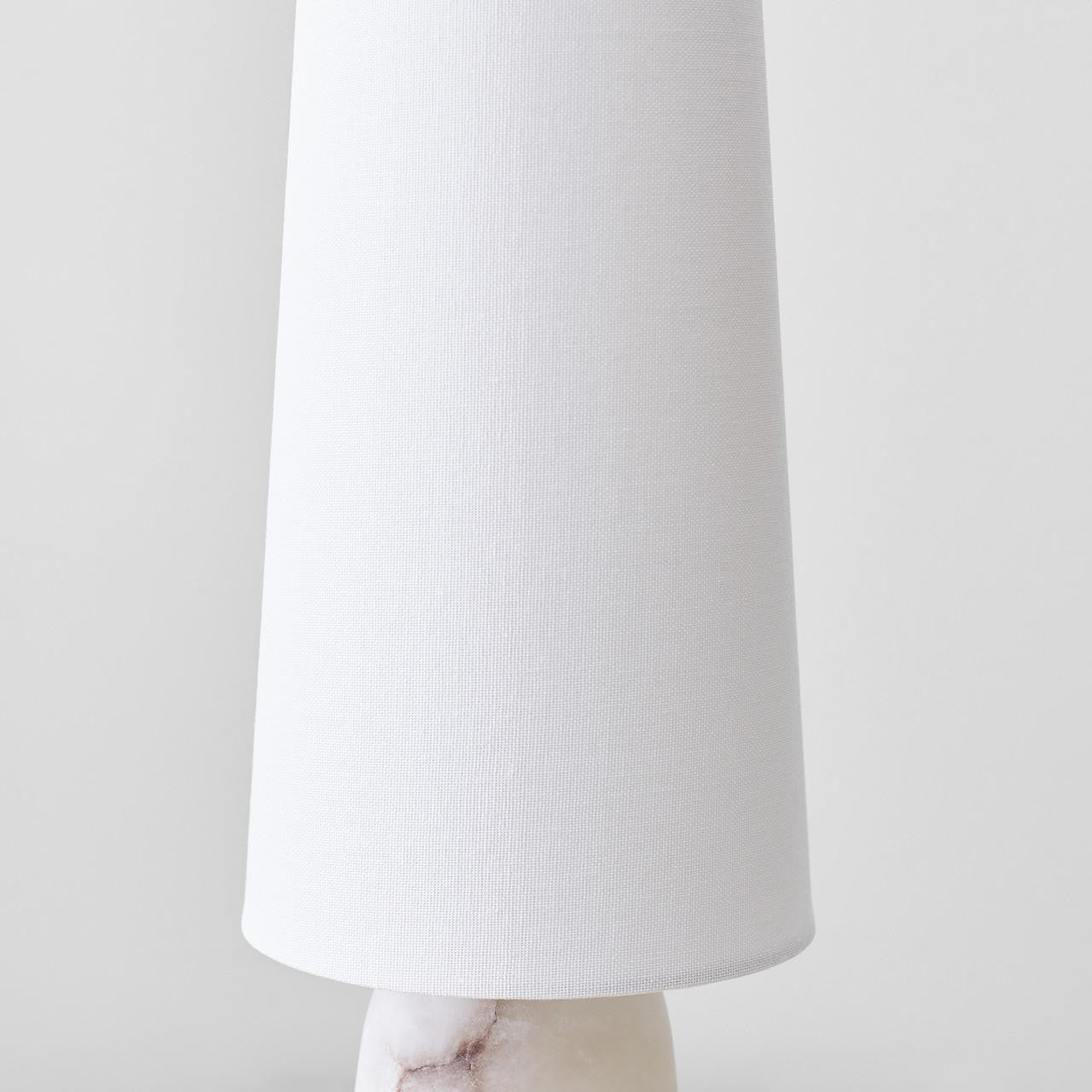 Visual Comfort & Co. Signature Collection Jinny Medium Table Lamp
