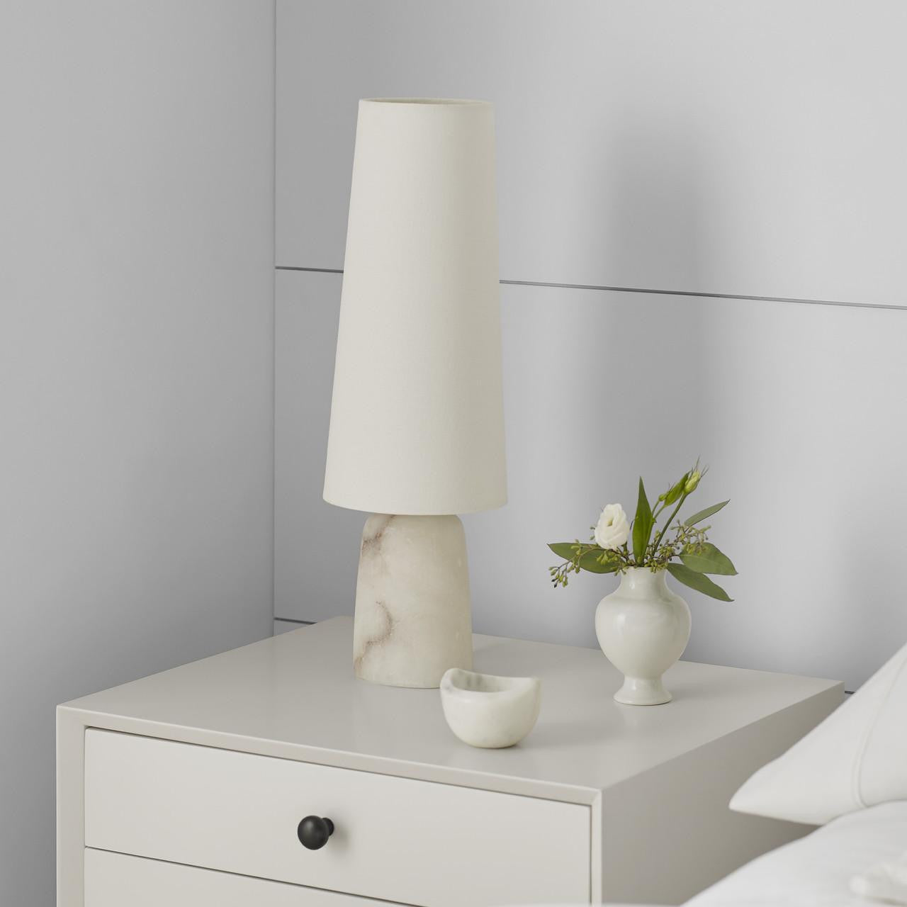 Visual Comfort & Co. Signature Collection Jinny Medium Table Lamp