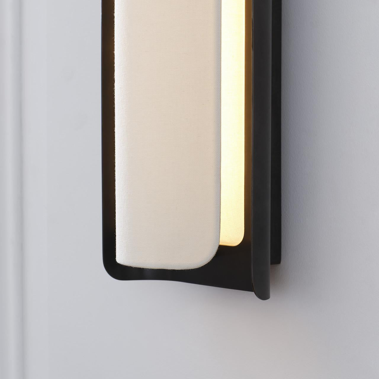 Visual Comfort & Co. Signature Collection Penumbra 21" Sconce